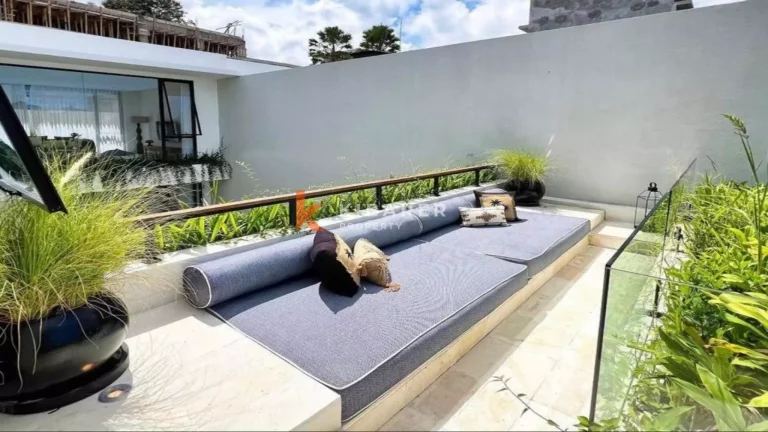 Modern Elegance: Gorgeous Three-Bedroom Villa in Pererenan