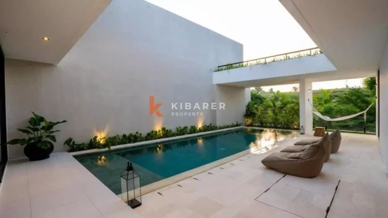 Modern Elegance: Gorgeous Three-Bedroom Villa in Pererenan