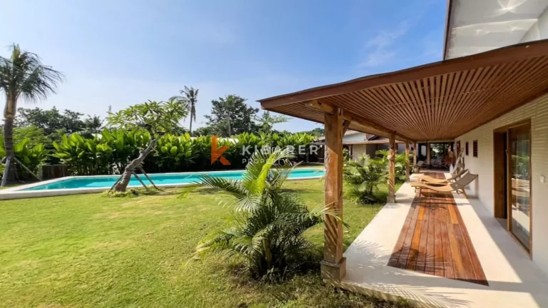 Tropical Paradise Three-Bedroom Villa Five-Minutes from Kedungu Beach