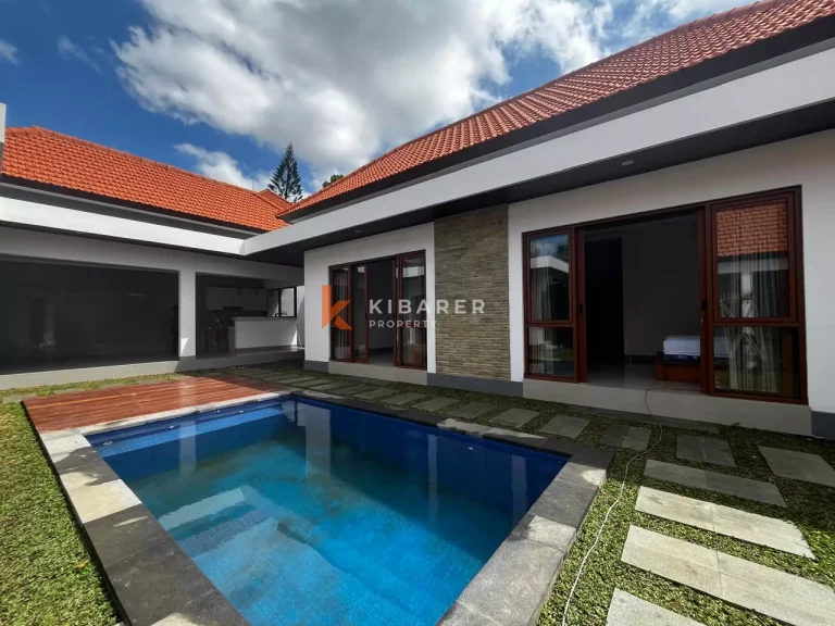 Villa Baru Semi Furnished Dua Plus Satu Kamar Tidur yang Luas di Kerobokan