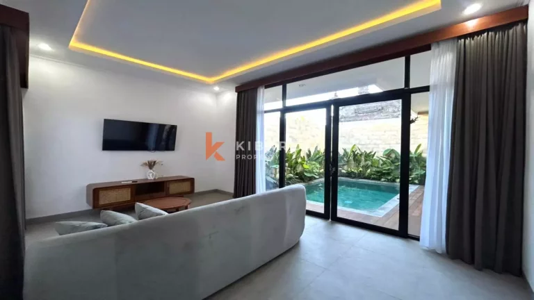 Modern Two-Bedroom Enclosed Living Room Villa with Private Pool in Padonan