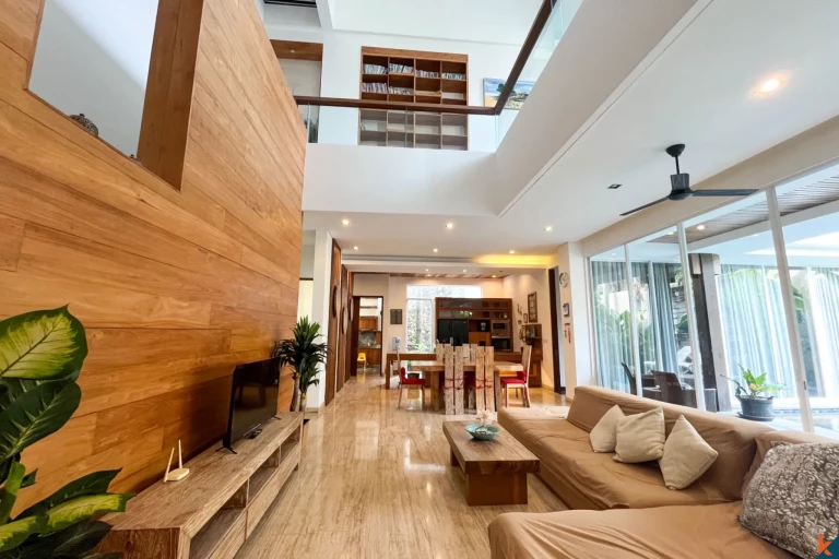 Tropical 3-Bedroom Villa with Private Pool & Sun Deck in Kerobokan