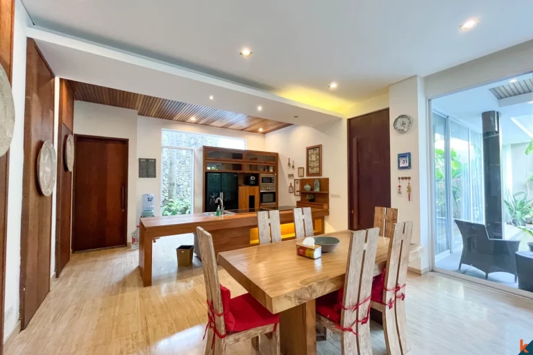 Tropical 3-Bedroom Villa with Private Pool & Sun Deck in Kerobokan