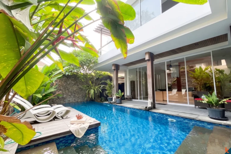Tropical 3-Bedroom Villa with Private Pool & Sun Deck in Kerobokan