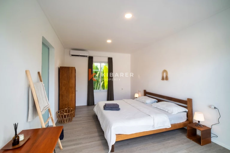 Vila Mewah dengan Empat Kamar Tidur dan Ruang Keluarga Tertutup di Lokasi Strategis Berawa