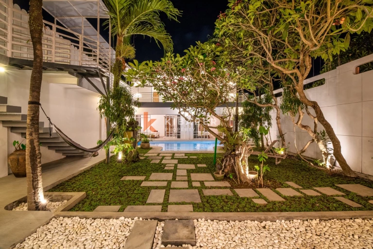 Spacious Entertainment Four-Bedrooms Enclosed Living Villa in Prime Berawa