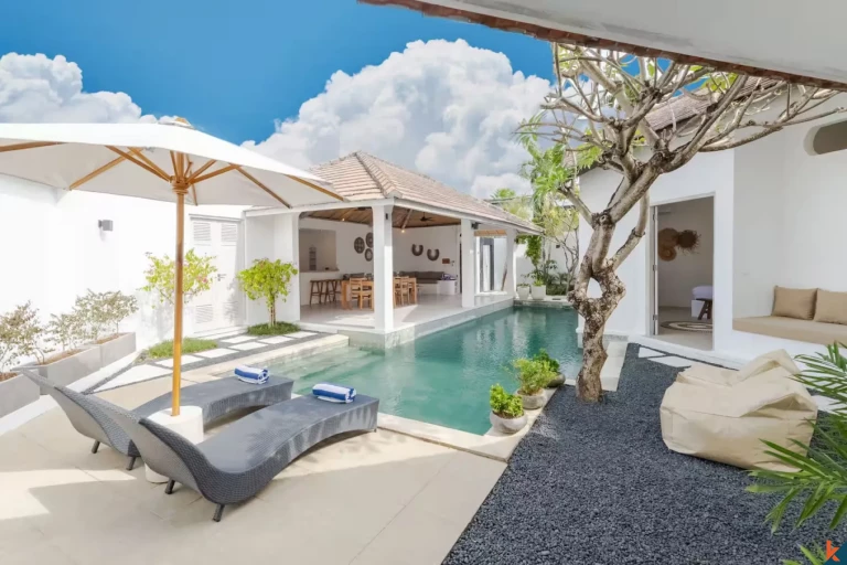 Villa de trois chambres à coucher en bail emphytéotique, située en plein centre de Seminyak–Legian