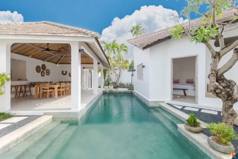 Villa de trois chambres à coucher en bail emphytéotique, située en plein centre de Seminyak–Legian