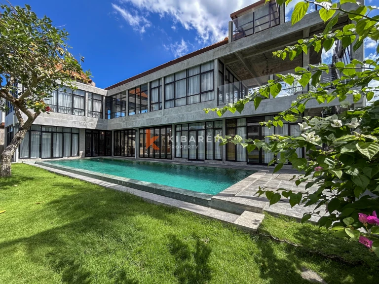 Modern Industrial Five-Bedroom Luxury Villa with Pool in Nyanyi