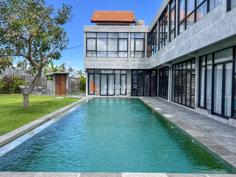 Modern Industrial Five-Bedroom Luxury Villa with Pool in Nyanyi