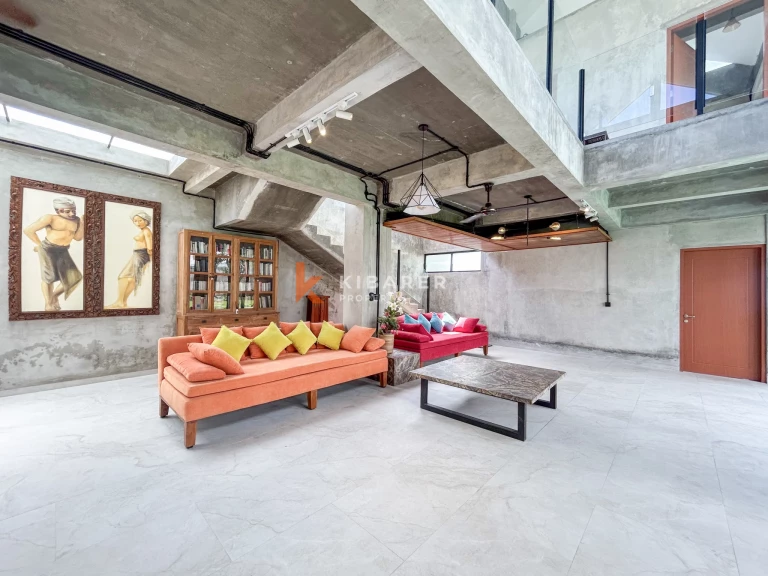 Modern Industrial Five-Bedroom Luxury Villa with Pool in Nyanyi