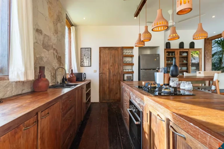 Designer 5-Bedroom Villa with Rice Field Views in Umalas