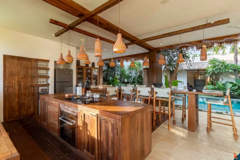 Designer 5-Bedroom Villa with Rice Field Views in Umalas