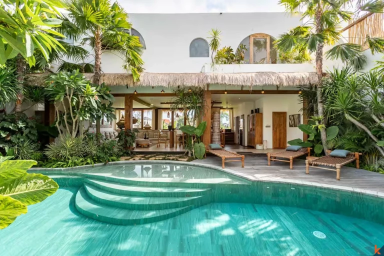 Designer 5-Bedroom Villa with Rice Field Views in Umalas