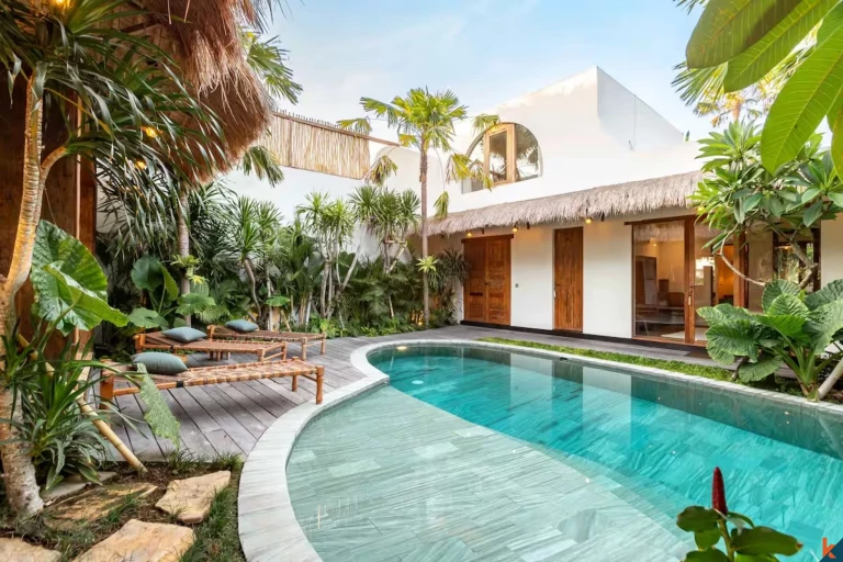 Designer 5-Bedroom Villa with Rice Field Views in Umalas