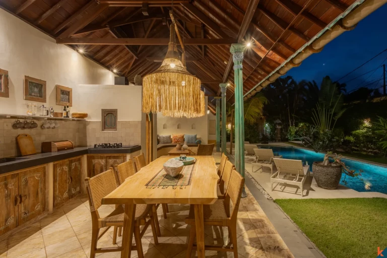 Charming traditional style three bedroom leasehold villa in central Drupadi area