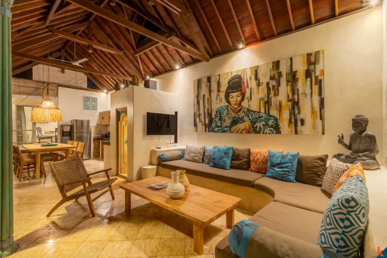 Charming traditional style three bedroom leasehold villa in central Drupadi area