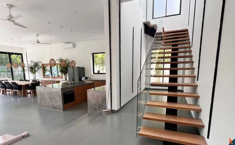 Spacious Luxury Three Bedroom Villa with Tropical Ambience in Pererenan