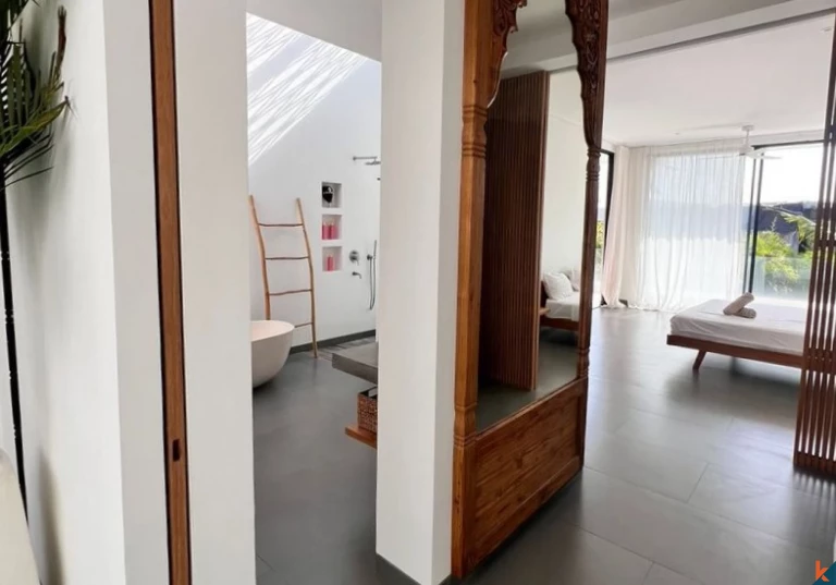 Spacious Luxury Three Bedroom Villa with Tropical Ambience in Pererenan