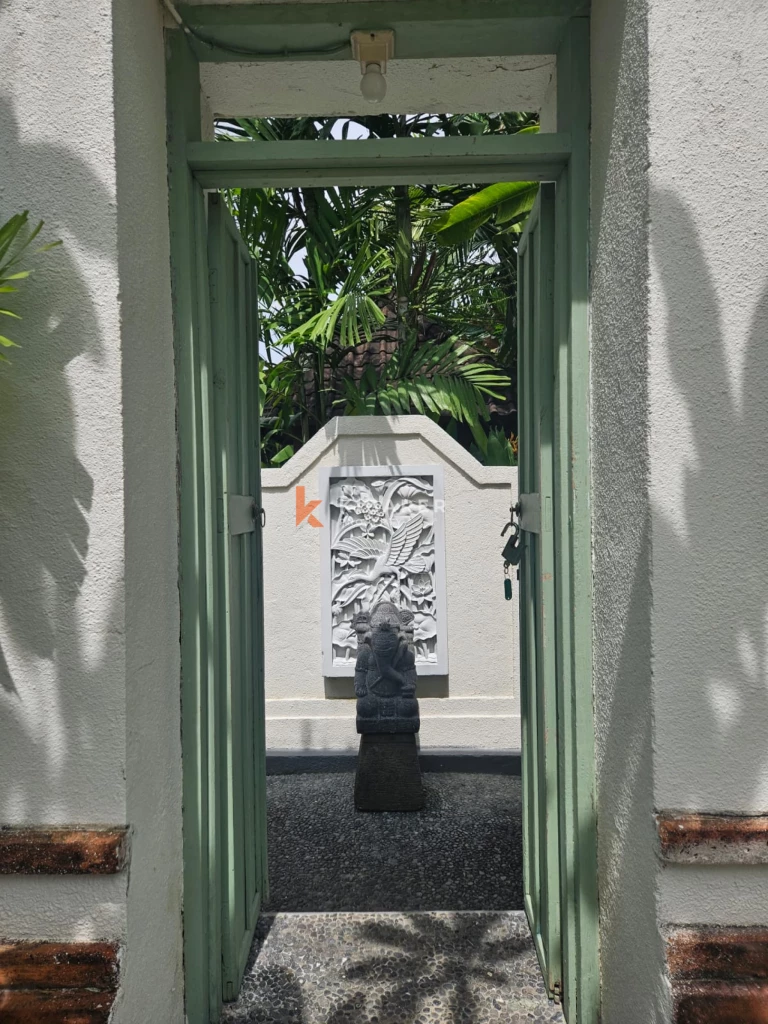 Tropical Four Bedroom Haven in Berawa’s Most Desired Area