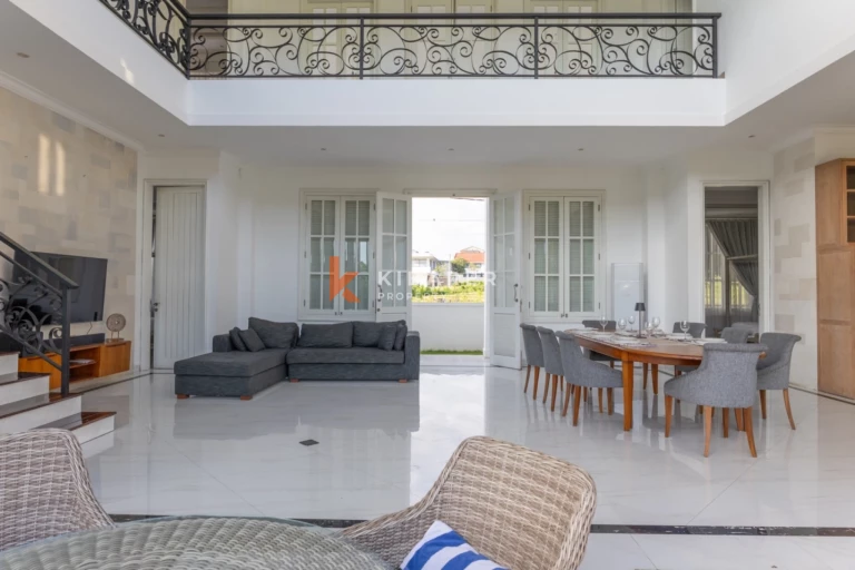 Élégante villa coloniale de quatre chambres au cœur de Berawa