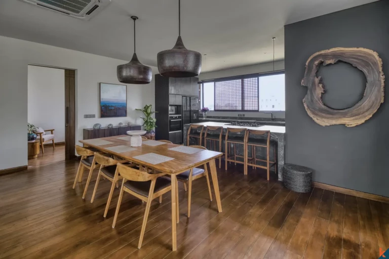 Gorgeous three bedroom leasehold property 300 meters from Lima Beach Pererenan