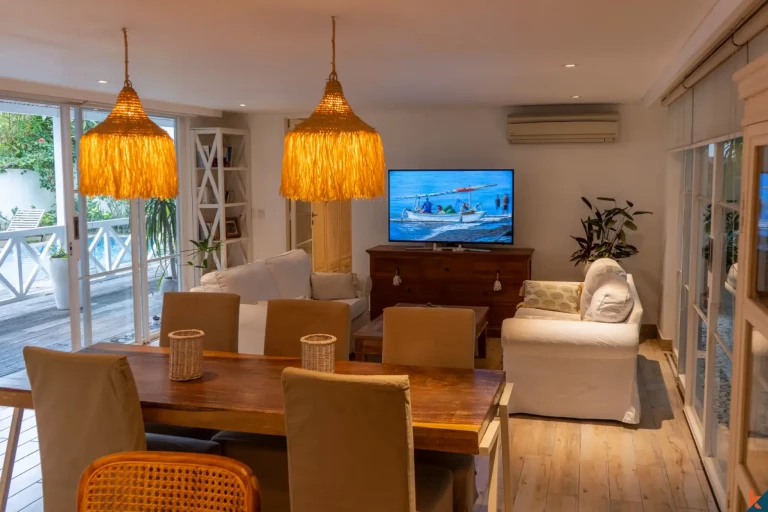 Charmante maison modulaire de quatre chambres en bail emphytéotique avec un fort potentiel à Pererenan