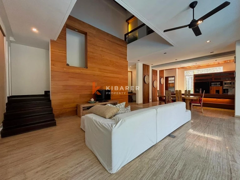 Villa Keluarga Indah dengan Tiga Kamar Tidur, Ruang Kantor & Kolam Renang Pribadi di Seminyak