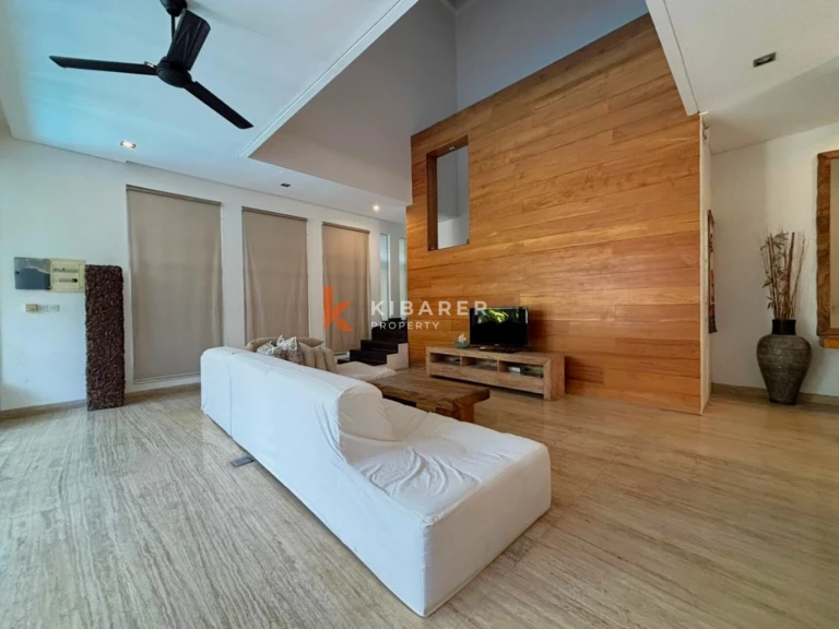 Villa Keluarga Indah dengan Tiga Kamar Tidur, Ruang Kantor & Kolam Renang Pribadi di Seminyak