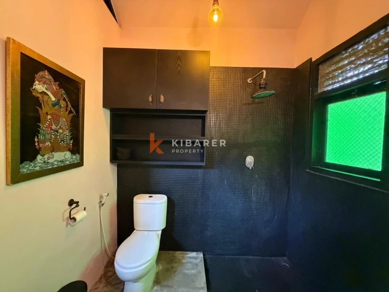 Artictic Contemporer One-Bedroom Loft Plus Additional Room Situated in Berawa