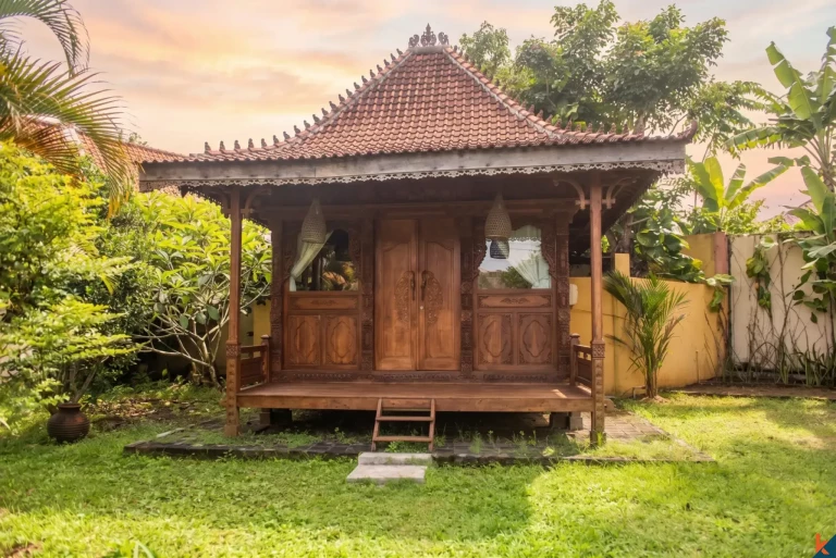 Tanah hak milik bergaya tradisional untuk dijual di Jimbaran