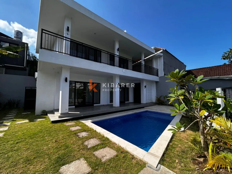 Spacious Four-Bedroom Unfurnished Open Living Kitchen with Private Pool in Padonan