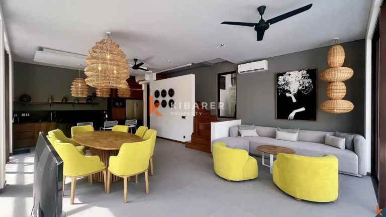 Villa Dua Lantai Empat Kamar Tidur yang Elegan dengan Kolam Renang Pribadi di Lokasi Strategis Umalas