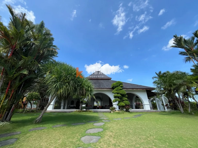 Luxury Three-Bedroom Sanctuary Estate in Kedungu Next to Mother Nature