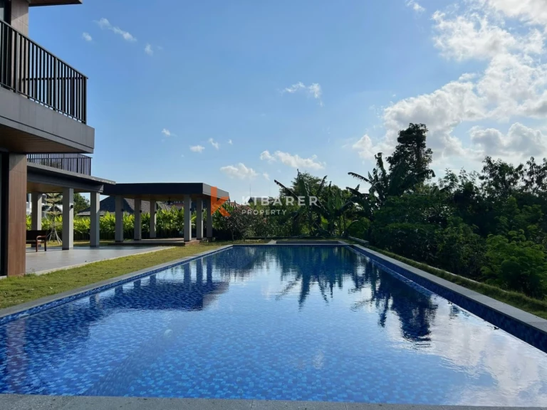 Pemandangan Laut dan Lapangan Golf Panorama - Rumah Mewah Tujuh Kamar Tidur di Area Eksklusif Pecatu