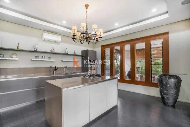 Classic Luxury Four-Bedroom Villa in Tumbak Bayuh