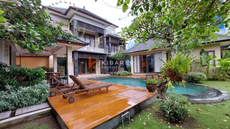 Elegant Four-Bedroom Villa in Golf Court Side Pecatu Prestigious South Bali