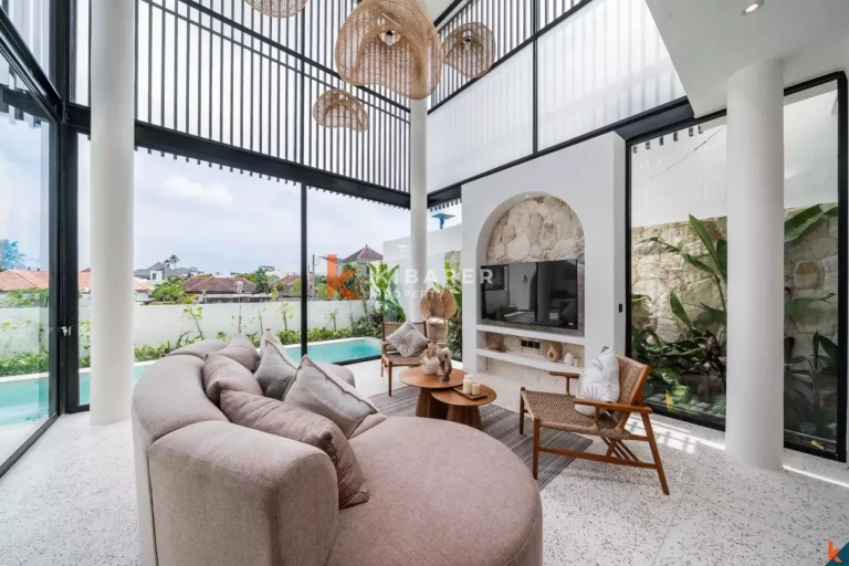 Villa Tiga Kamar Tidur Modern yang Menakjubkan dengan Daya Tarik Kontemporer di Tibubeneng