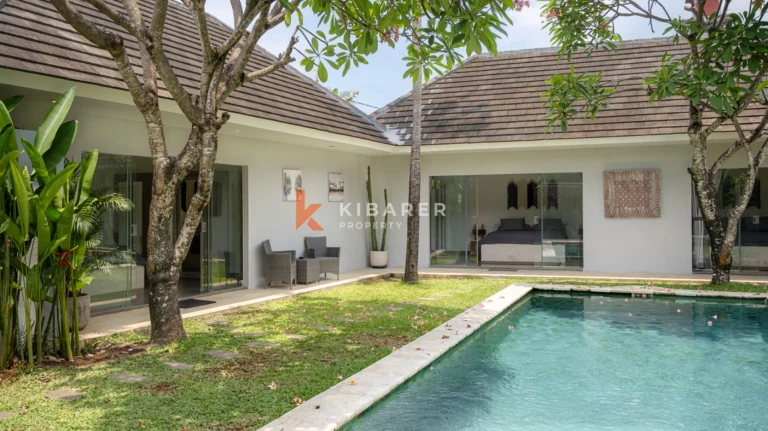Cozy Three-Bedroom Tropical Open Living Villa with Garden and Pool in Seminyak