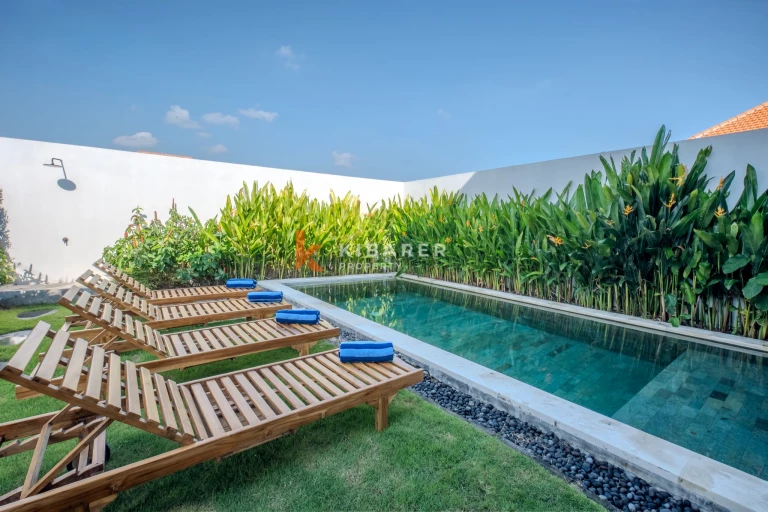 Charming Three-Bedroom Villa with Enclosed Living Situated in Seseh