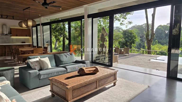 Villa Tropis Modern Empat Kamar Tidur di Tabanan dengan Pemandangan Lembah yang Tenang
