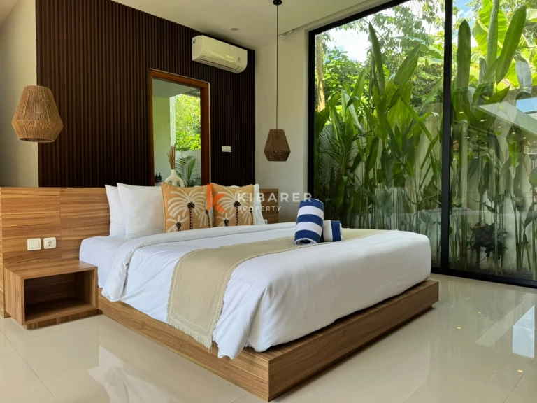 Modern Smart Three-Bedrooms Enclosed Living Villa in Tumbak Bayuh