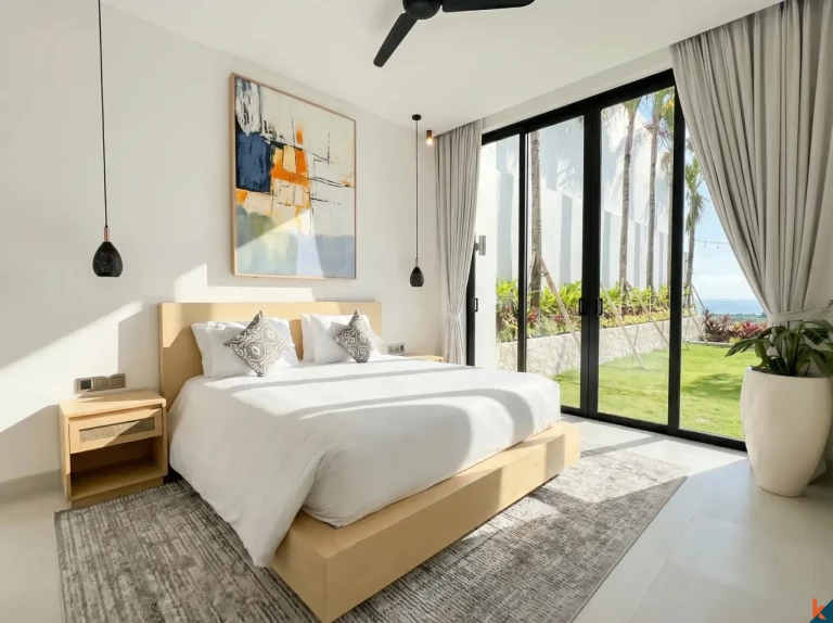 Modern Three Bedroom Villa for Lease with Panoramic Ocean Views in Bingin