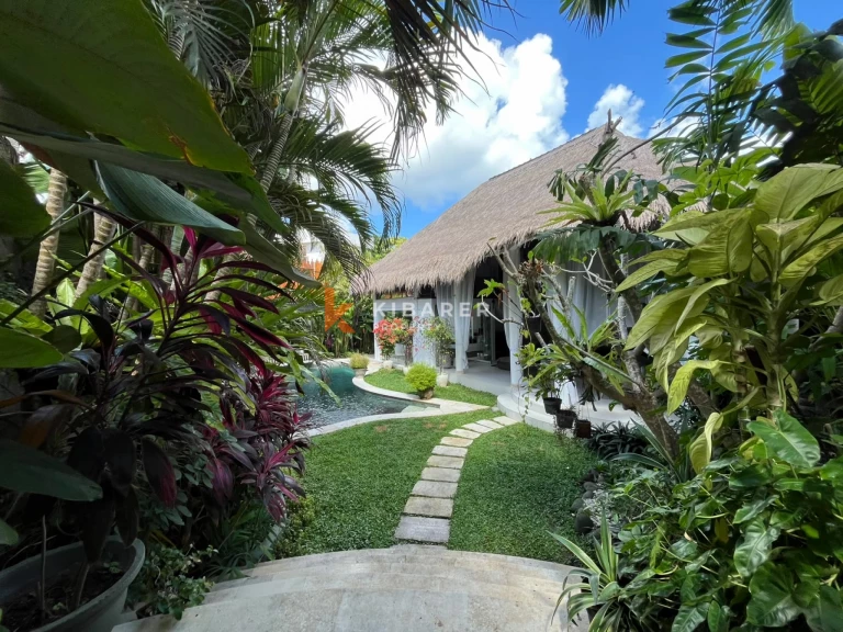 Lovely Serene Two-Bedroom Tropical Villa in the Heart of Umalas
