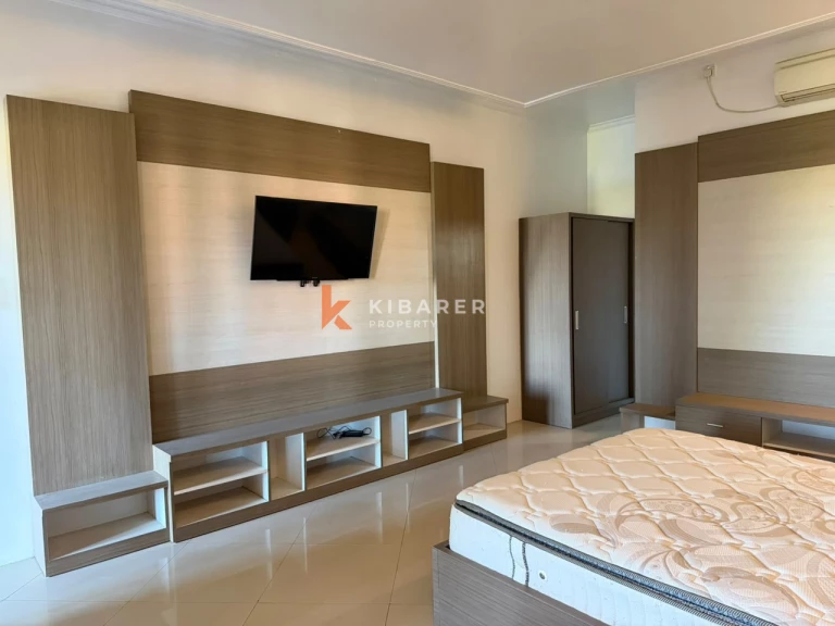 Villa traditionnelle de trois chambres au charme intemporel à Seminyak
