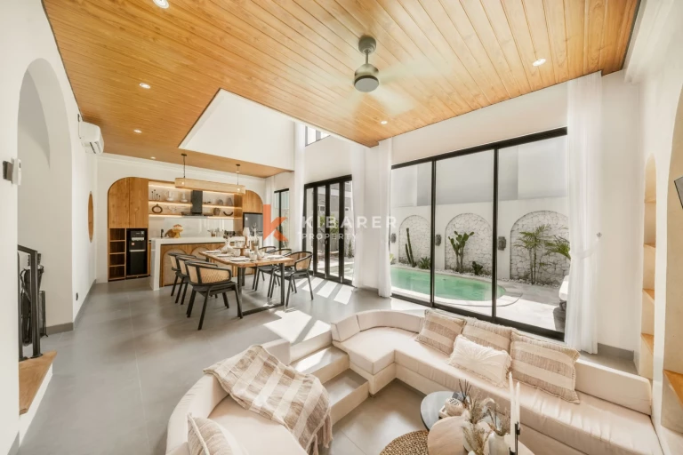 Vila Dua Kamar Tidur yang Elegan dengan Ruang Tertutup di Padonan yang Sedang Berkembang