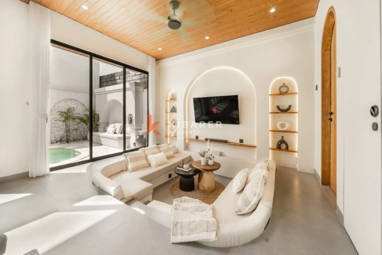 Vila Dua Kamar Tidur yang Elegan dengan Ruang Tertutup di Padonan yang Sedang Berkembang