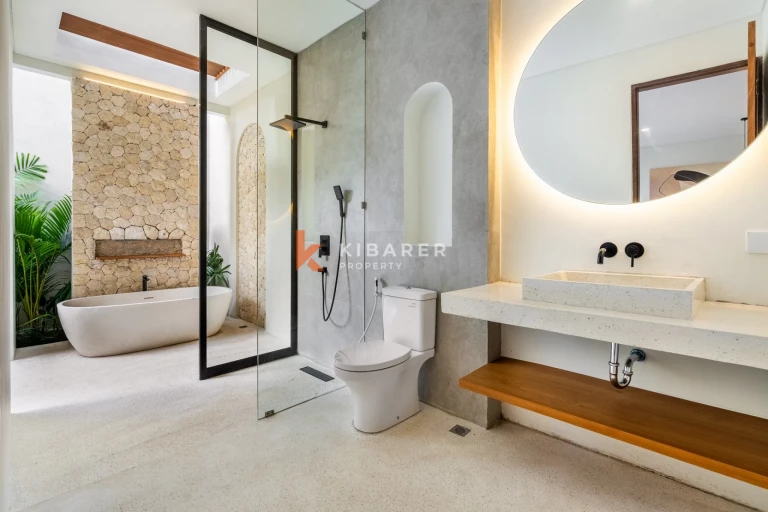 Elegant Family Four-Bedrooms Villa with Dual Kitchens in Ungasan