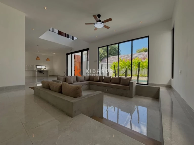 Villa moderne non meublée de 2 chambres idéale pour une résidence principale à Berawa