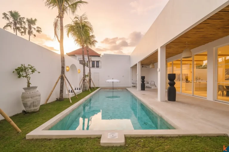 Villa de luxe de quatre chambres à louer à Sanur, en bord de mer